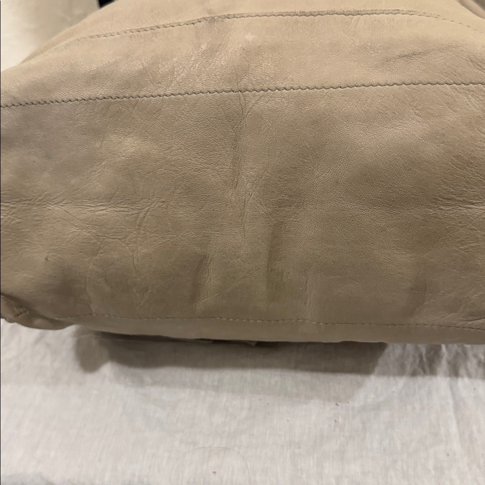 Balenciaga Leather Shoulder Bag - Picture 8 of 11